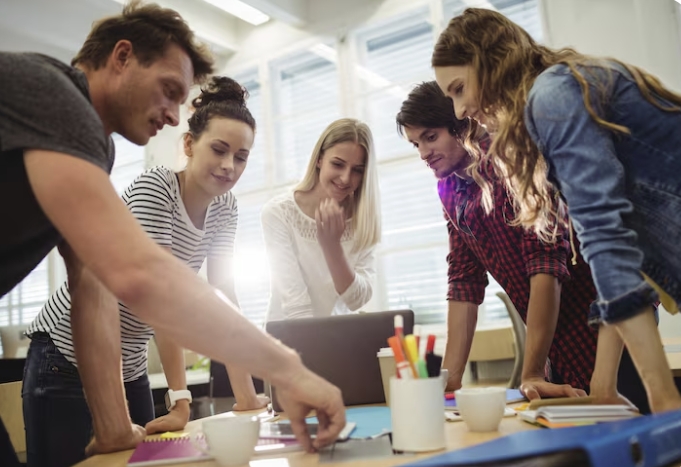 Tutustu lehden tekijöihin